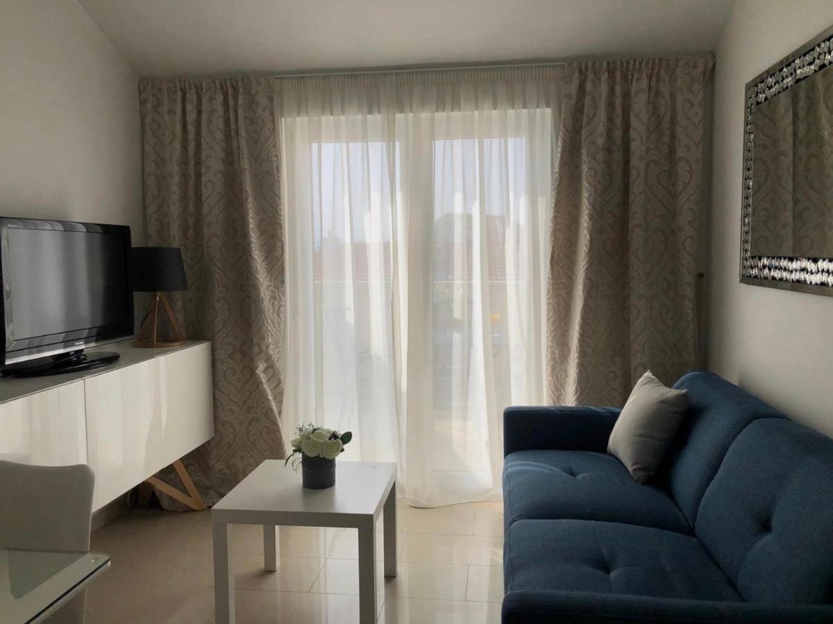 Apartmani Lozic Baska Voda Exterior photo