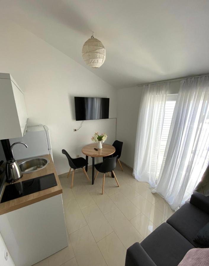 Apartmani Lozic Baska Voda Exterior photo