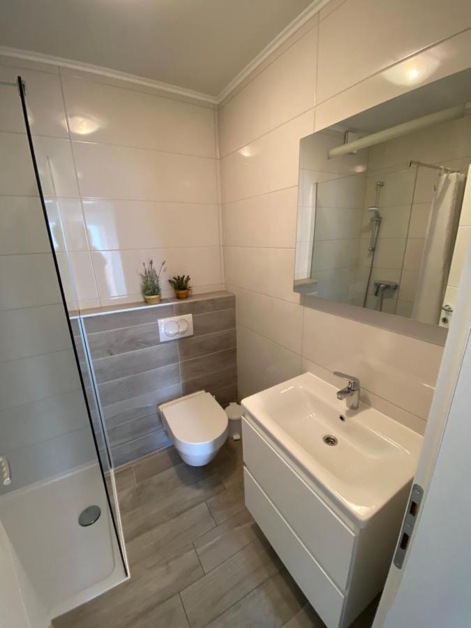 Apartmani Lozic Baska Voda Exterior photo